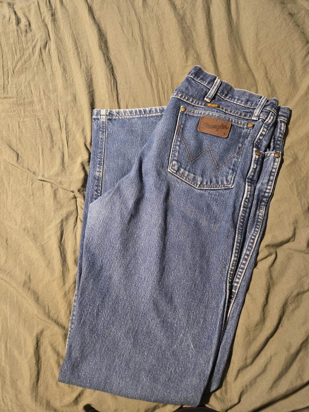 Wrangler Medium Blue Relaxed Fit Jeans